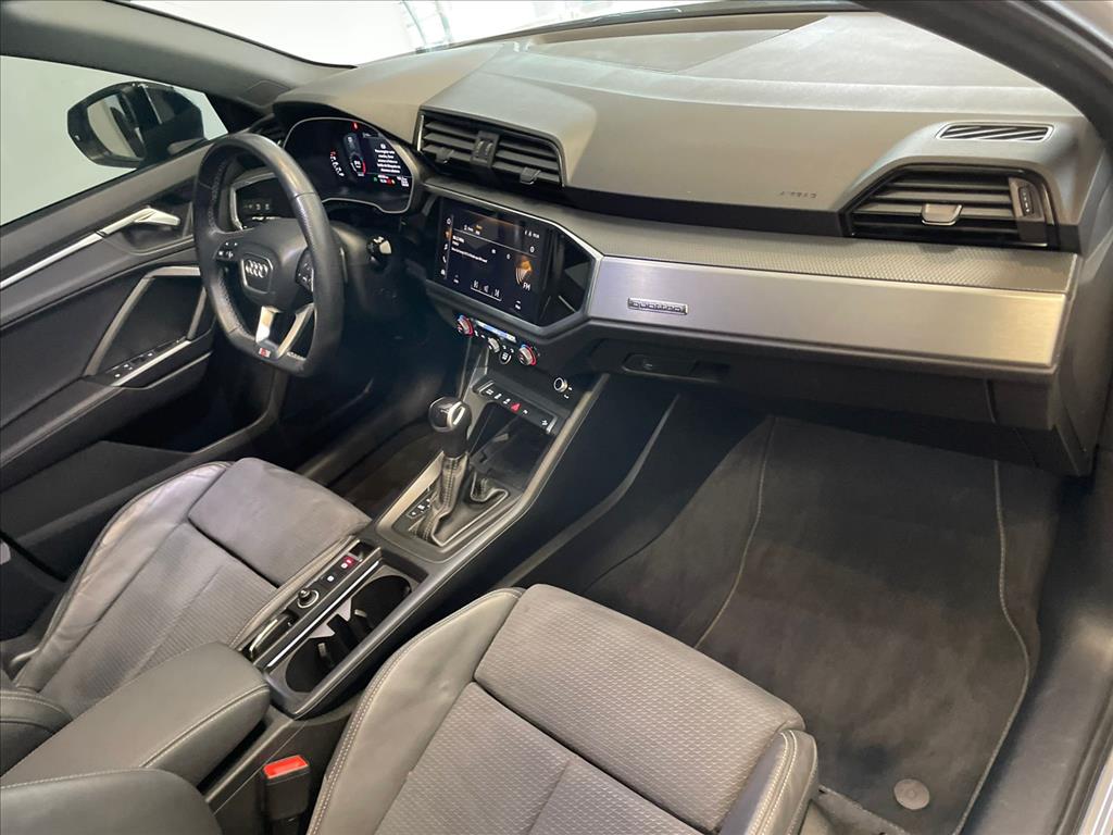 Q3 2.0 40 TFSI GASOLINA PERFORMANCE BLACK QUATTRO TIPTRONIC18