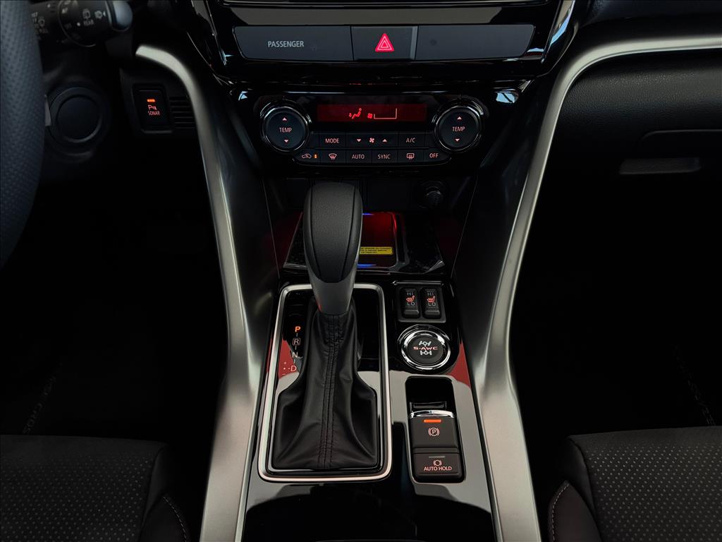 Mitsubishi-ECLIPSE CROSS-1.5 MIVEC TURBO GASOLINA HPE-S BLACK S-AWC CVT