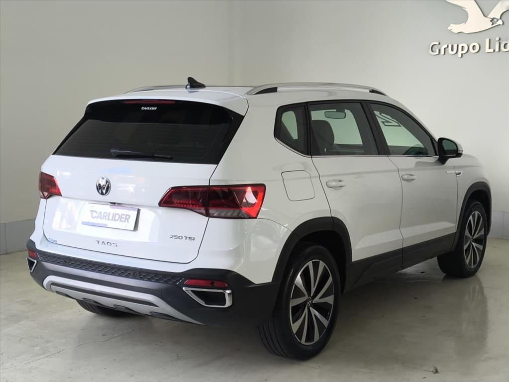 TAOS 1.4 250 TSI TOTAL FLEX HIGHLINE AUTOMÁTICO17