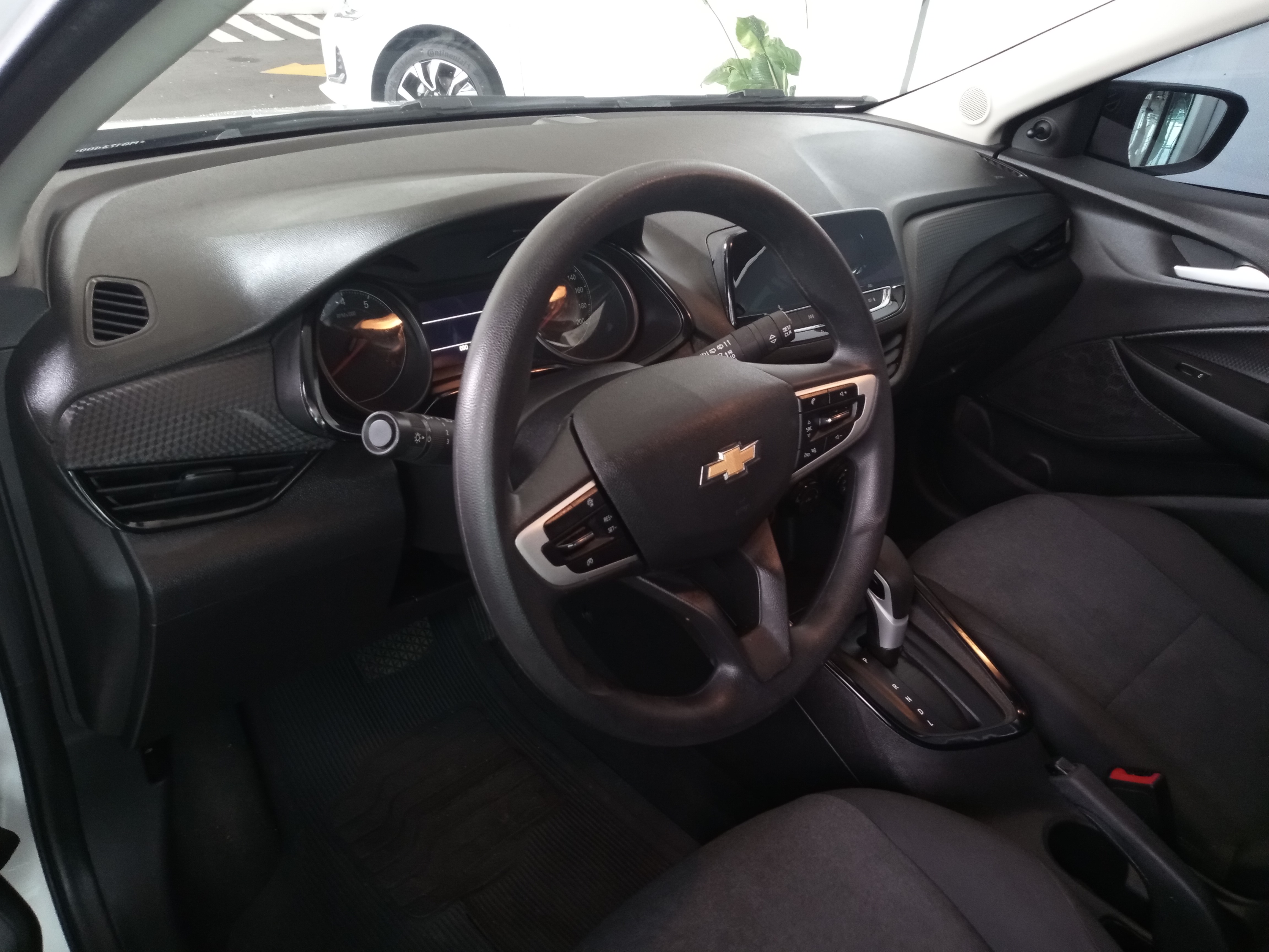 ONIX 1.0 TURBO FLEX AUTOMÁTICO8