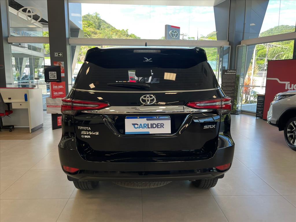 HILUX SW4 2.8 D-4D TURBO DIESEL SRX 7L 4X4 AUTOMÁTICO6