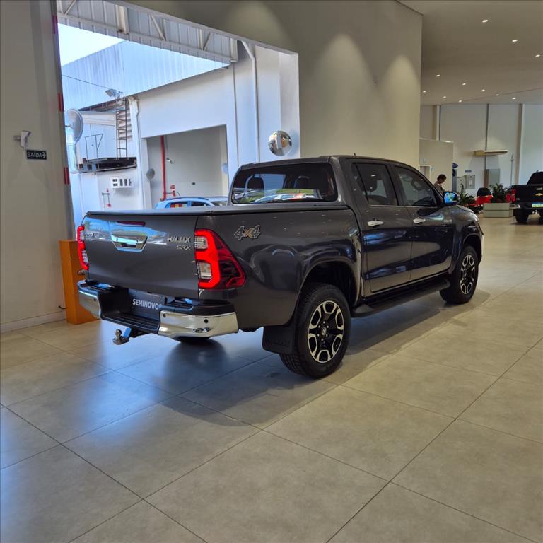 HILUX 2.8 D-4D TURBO DIESEL CD SRX 4X4 AUTOMÁTICO3