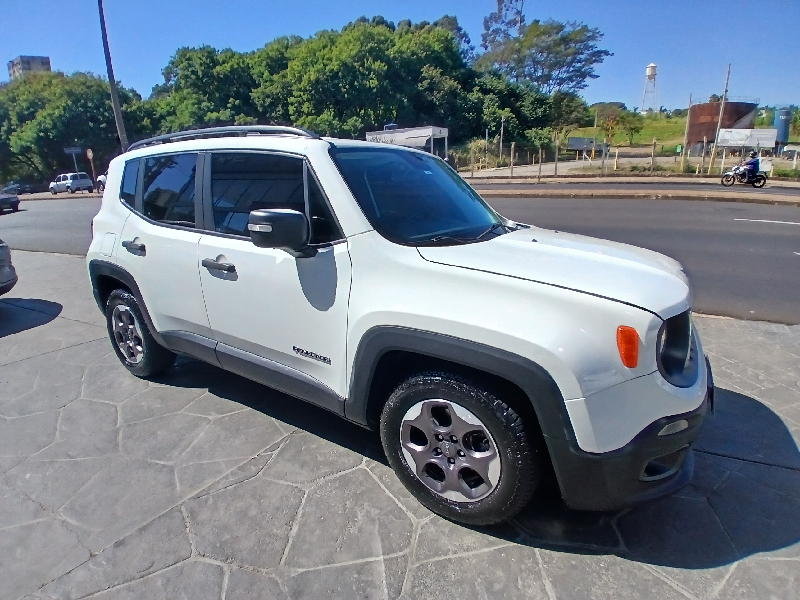 RENEGADE 1.8 16V FLEX SPORT 4P AUTOMÁTICO2