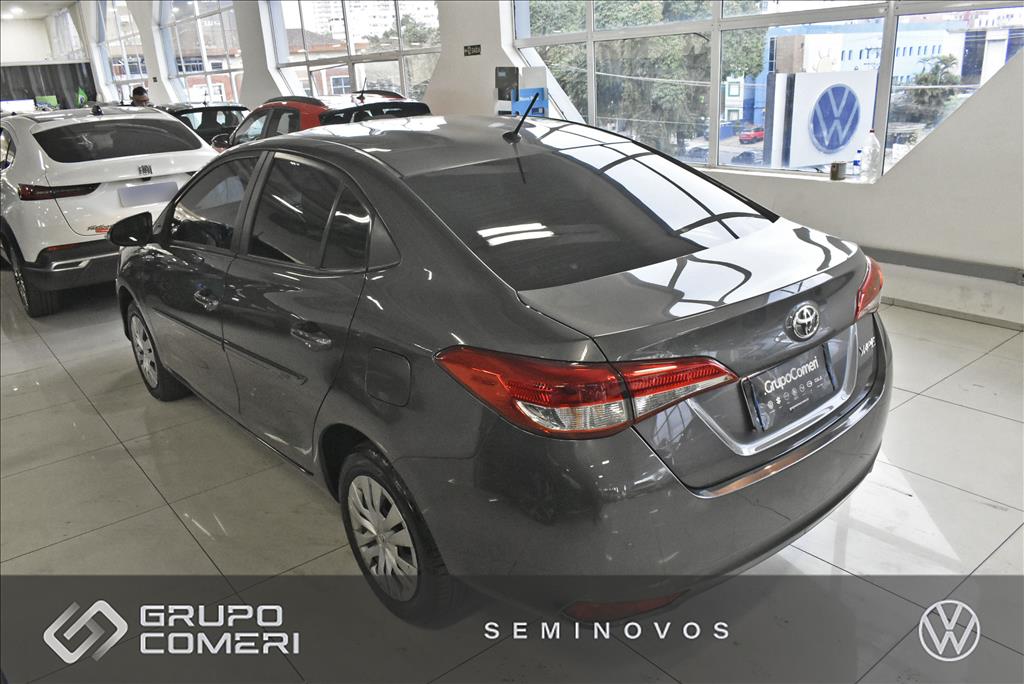 YARIS 1.5 16V FLEX SEDAN XL LIVE MULTIDRIVE1