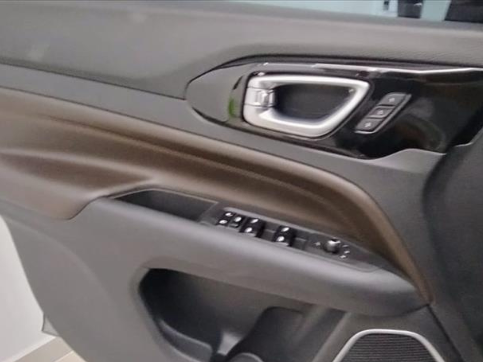 COMMANDER 1.3 T270 TURBO FLEX OVERLAND AT613