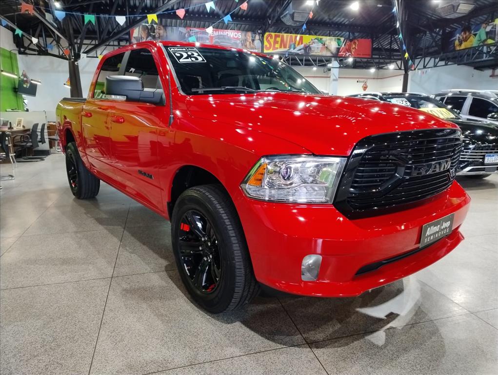 CLASSIC 5.7 V8 GASOLINA LARAMIE NIGHT EDITION CD 4X4 AUTOMÁTICO13