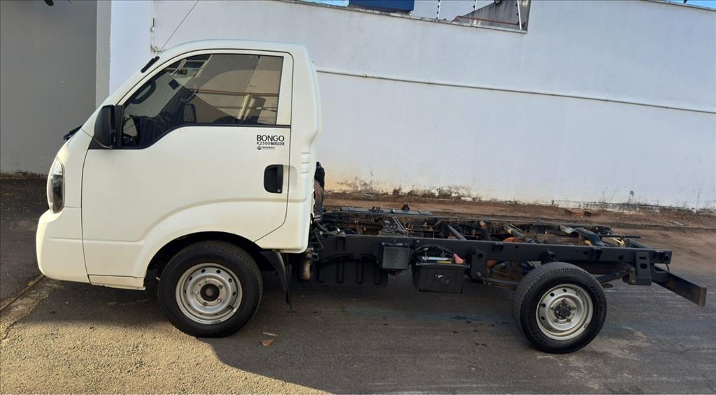 BONGO 2.5 TD DIESEL STD CS MANUAL9