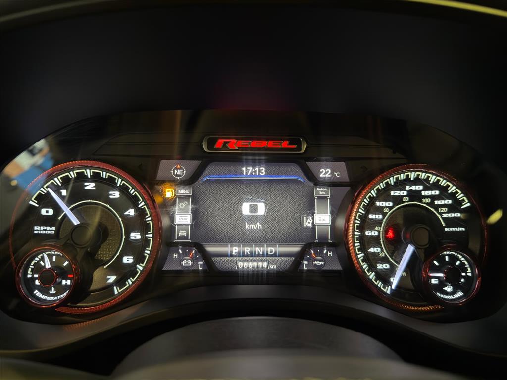 1500 5.7 V8 GASOLINA REBEL CD 4X4 AUTOMÁTICO6