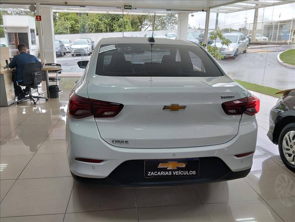 ONIX PLUS 1.0 TURBO FLEX PREMIER AUTOMÁTICO4