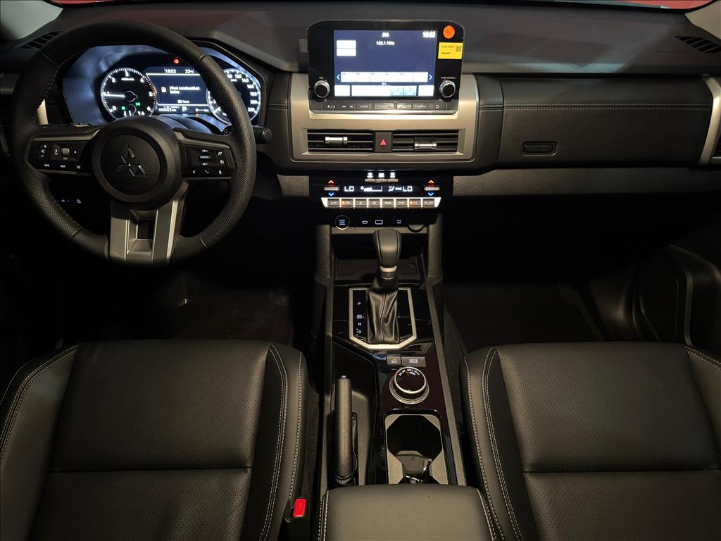 Mitsubishi-TRITON-2.4 BITURBO DIESEL CD HPE-S 4X4 AUTOMÁTICO