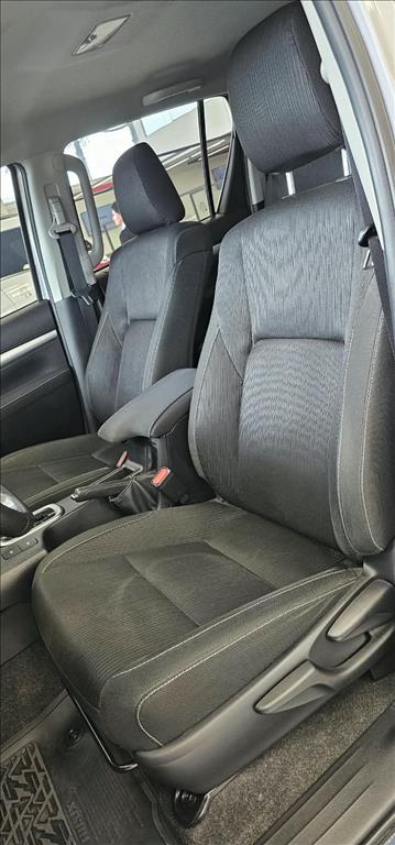 HILUX 2.8 D-4D TURBO DIESEL CD SR 4X4 AUTOMÁTICO10