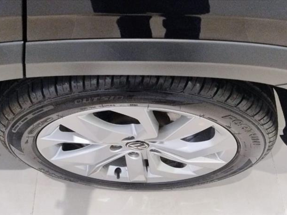 TAOS 1.4 250 TSI TOTAL FLEX COMFORTLINE AUTOMÁTICO6