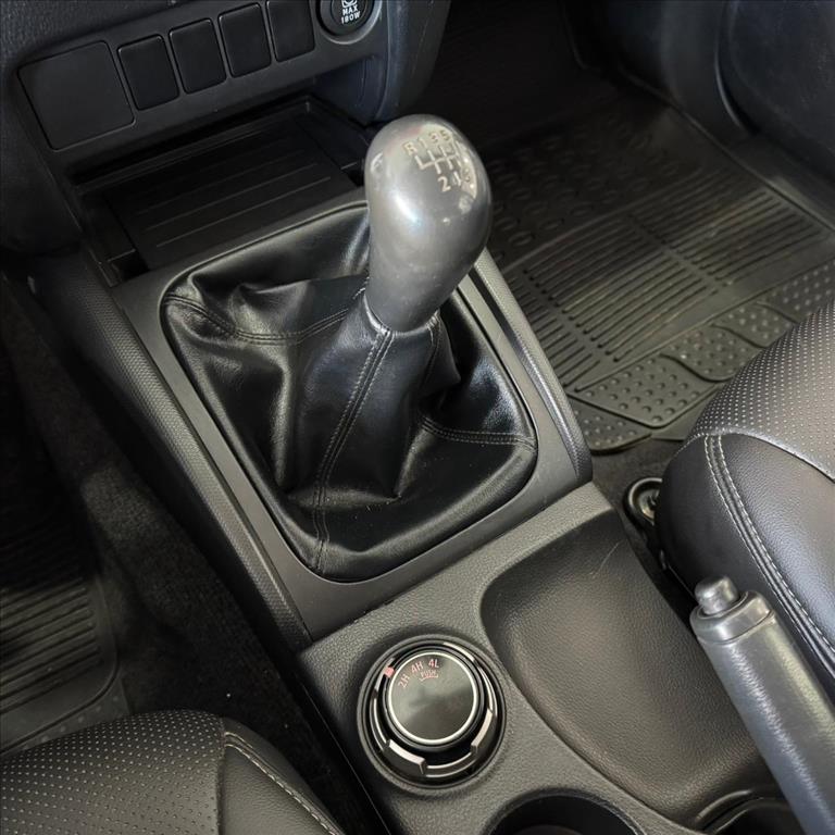 Mitsubishi-L200 TRITON-2.4 16V TURBO DIESEL GL CD 4X4 MANUAL