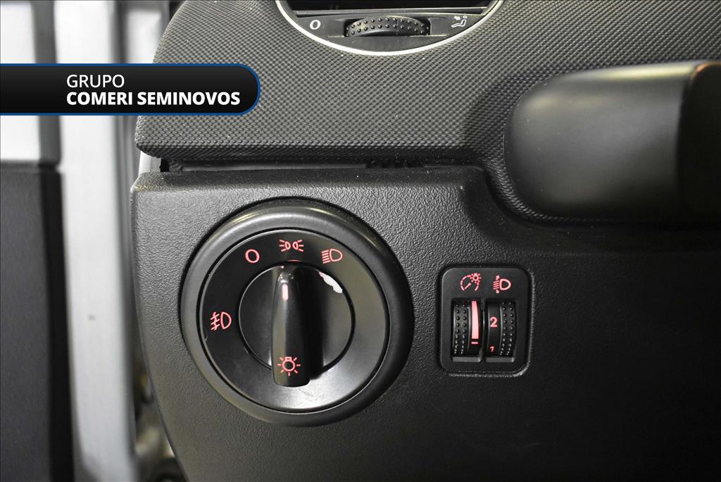 NEW BEETLE 2.0 MI 8V GASOLINA 2P TIPTRONIC10