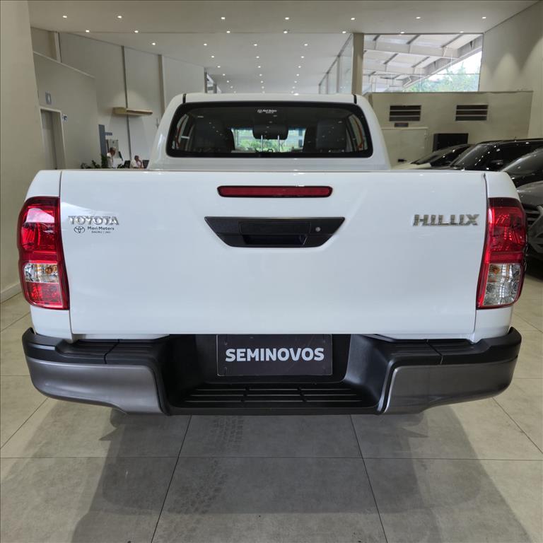 HILUX 2.8 D-4D TURBO DIESEL CD POWER PACK 4X4 MANUAL4