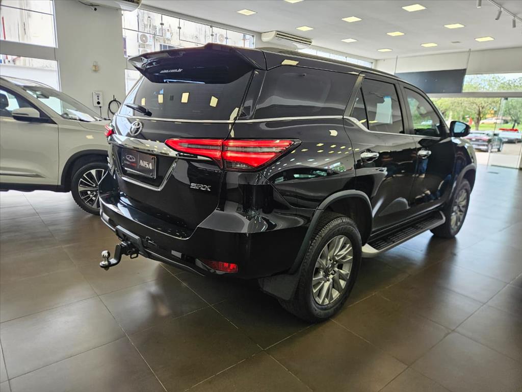 HILUX 2.8 D-4D TURBO DIESEL CD SRX 4X4 AUTOMÁTICO3