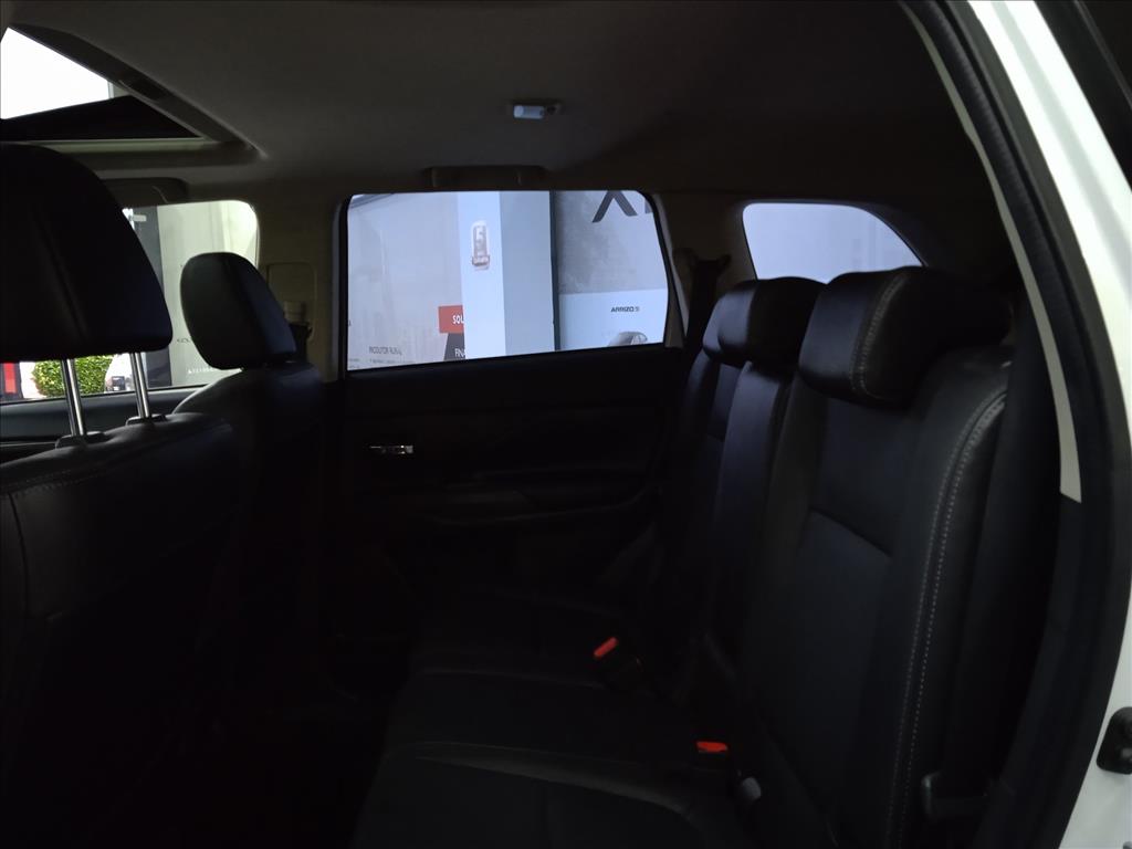 OUTLANDER 3.0 GT 4X4 V6 24V GASOLINA 4P AUTOMÁTICO OUTLANDER 3.0 GT 4X4 V6 24V GASOLINA 4P AUTOMÁTICO