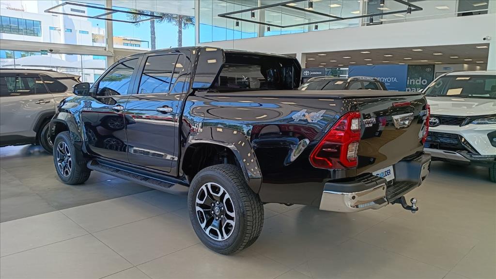HILUX 2.8 D-4D TURBO DIESEL CD SRX 4X4 AUTOMÁTICO4