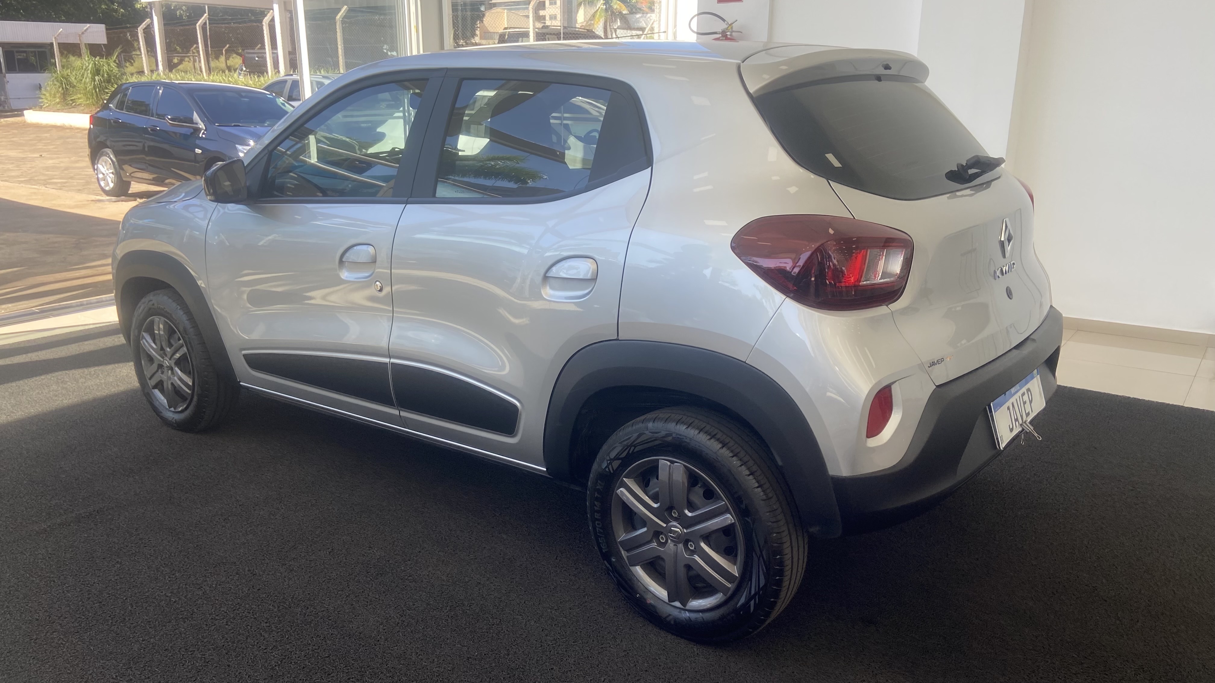 Renault-KWID-1.0 12V SCE FLEX INTENSE MANUAL