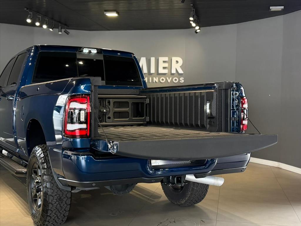 2500 6.7 I6 TURBO DIESEL LARAMIE NIGHT EDITION CD 4X4 AUTOMÁTICO11