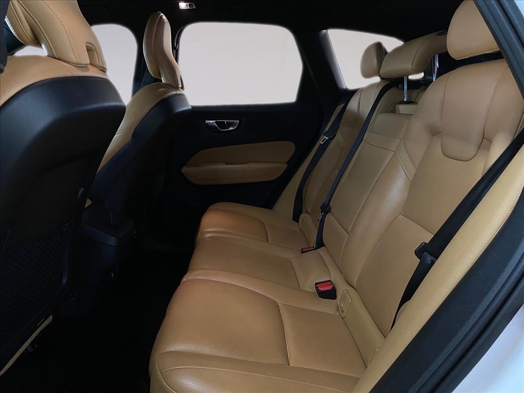 XC60 2.0 D5 DIESEL MOMENTUM AWD GEARTRONIC