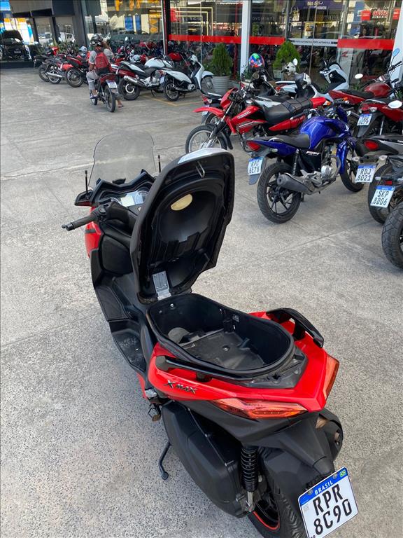 YAMAHA XMAX foto 6