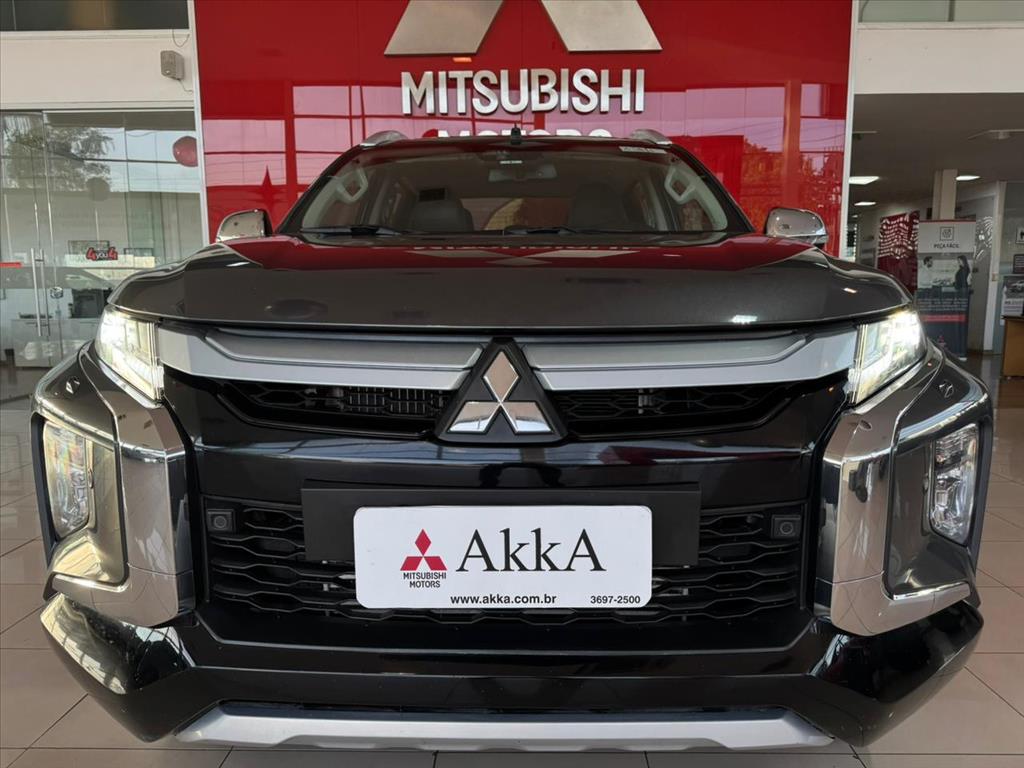 Mitsubishi-L200 TRITON-2.4 16V TURBO DIESEL SPORT HPE-S CD 4P 4X4 AUTOMÁTICO