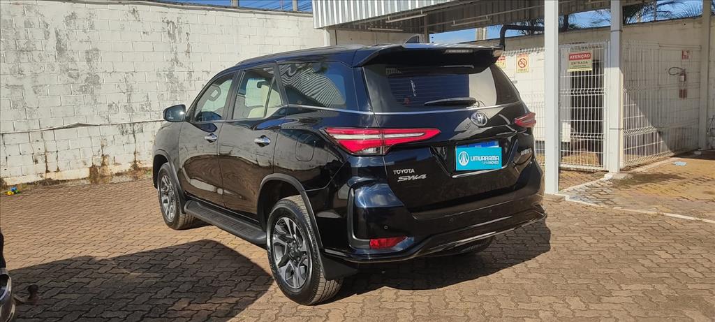 HILUX SW4 2.8 D-4D TURBO DIESEL DIAMOND 7L 4X4 AUTOMÁTICO3