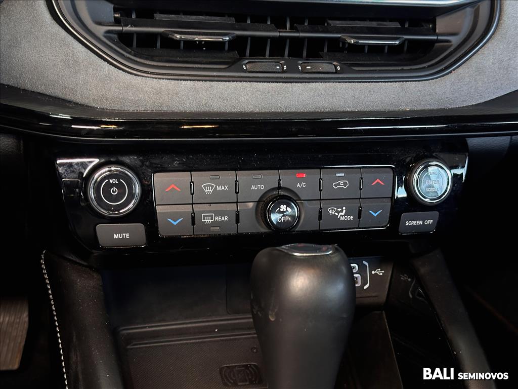 COMMANDER 1.3 T270 TURBO FLEX LIMITED AT613