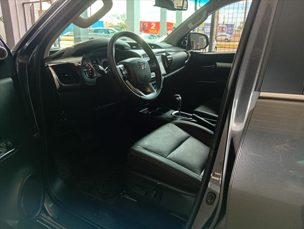 HILUX 2.8 D-4D TURBO DIESEL CD SRX 4X4 AUTOMÁTICO7