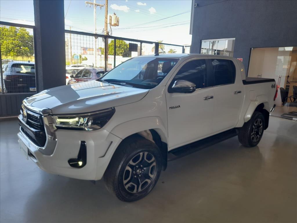 HILUX 2.8 D-4D TURBO DIESEL CD SRX 4X4 AUTOMÁTICO