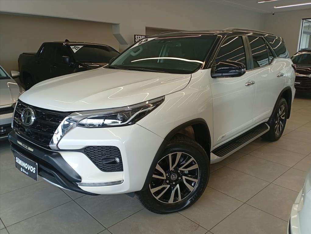 HILUX SW4 2.8 D-4D TURBO DIESEL SRX 4X4 AUTOMÁTICO4