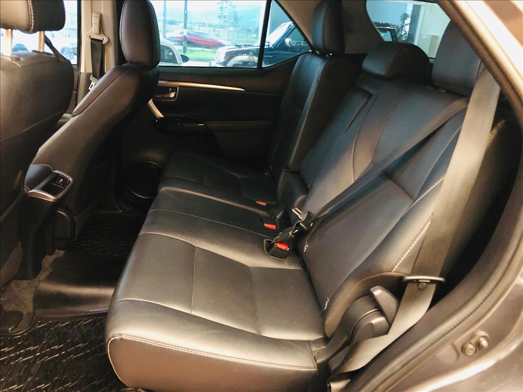 HILUX SW4 2.8 D-4D TURBO DIESEL SRX 4X4 AUTOMÁTICO8