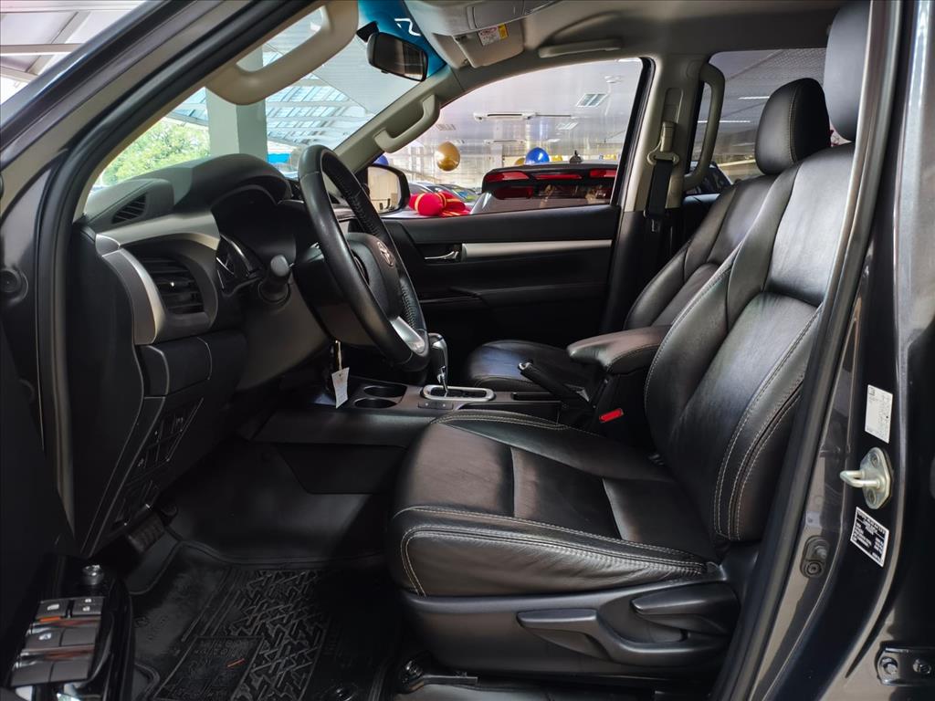 HILUX 2.8 D-4D TURBO DIESEL CD SR 4X4 AUTOMÁTICO6