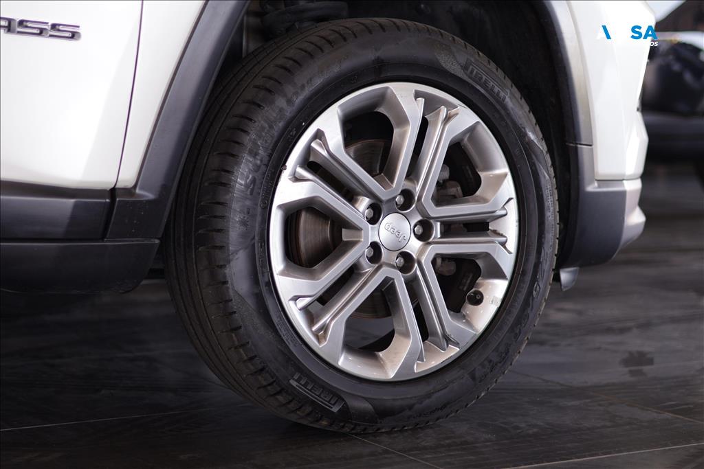 JEEP COMPASS 1.3 T270 TURBO FLEX LONGITUDE AT6
