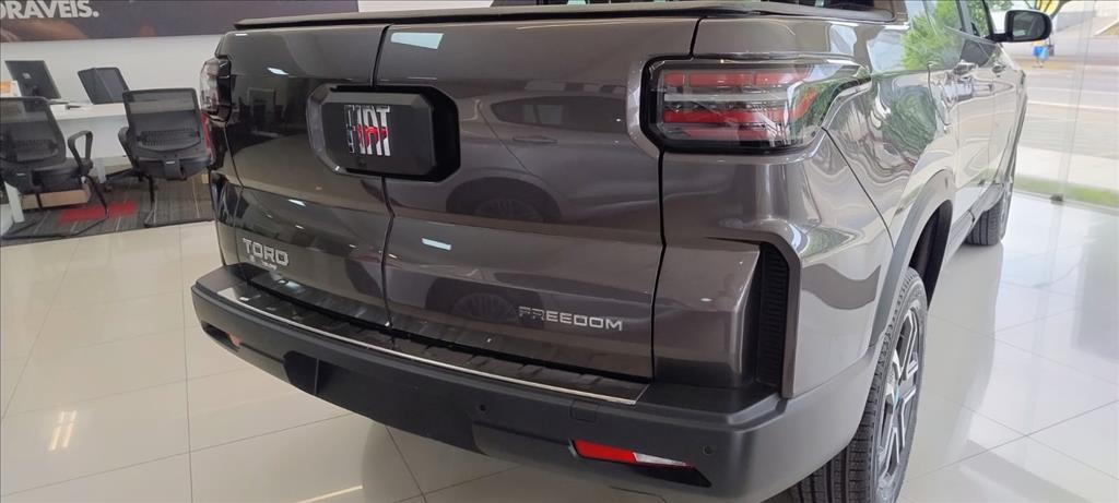 TORO 1.3 TURBO 270 FLEX FREEDOM AT64