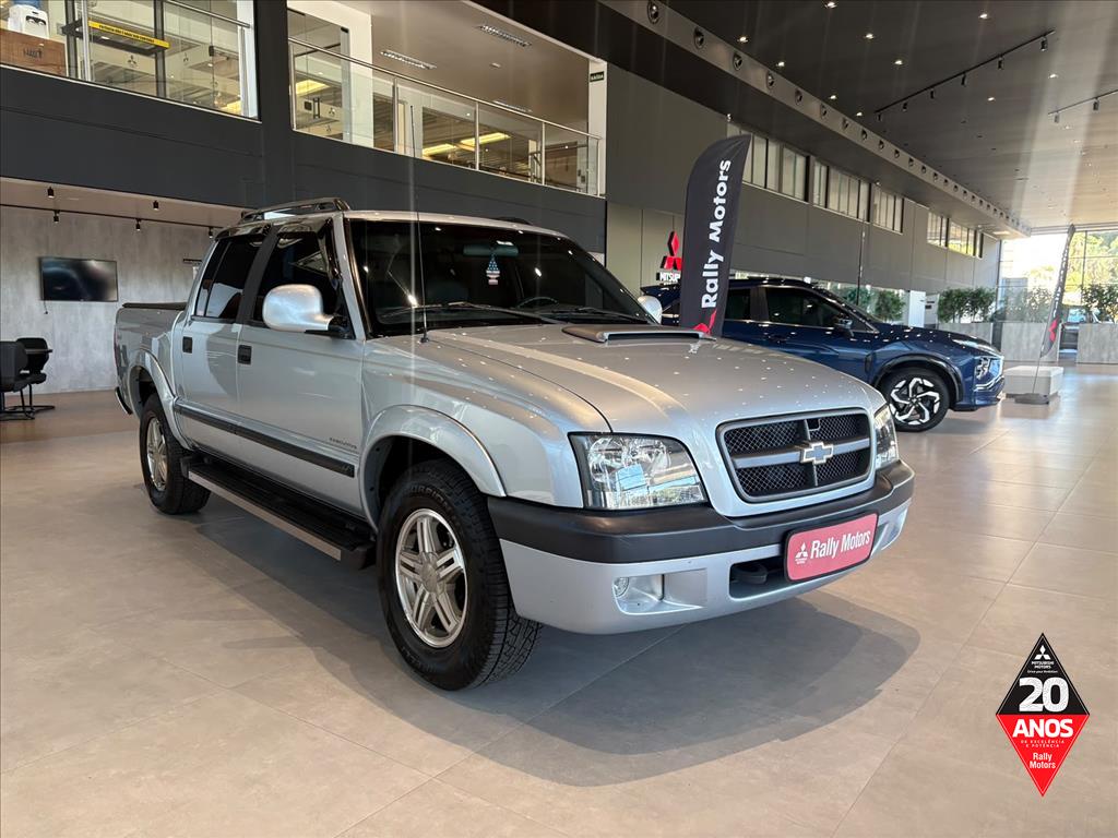 GM - Chevrolet-S10-2.8 EXECUTIVE 4X4 CD 12V TURBO ELECTRONIC INTERCOOLER DIESEL 4P MANUAL
