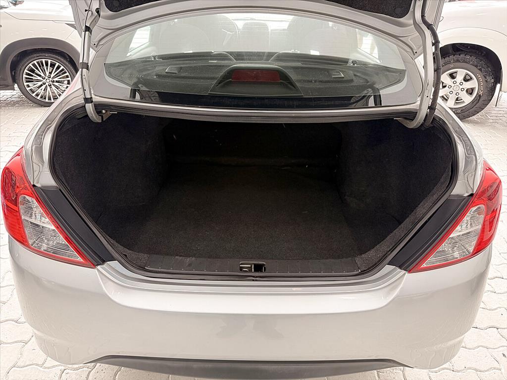 Nissan Versa - 1.6 16V FLEX SV 4P XTRONIC