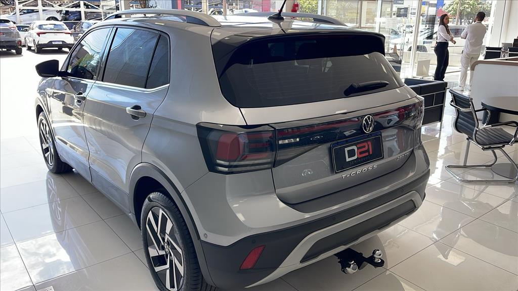 Volkswagen-T-CROSS-1.4 250 TSI TOTAL FLEX HIGHLINE AUTOMÁTICO