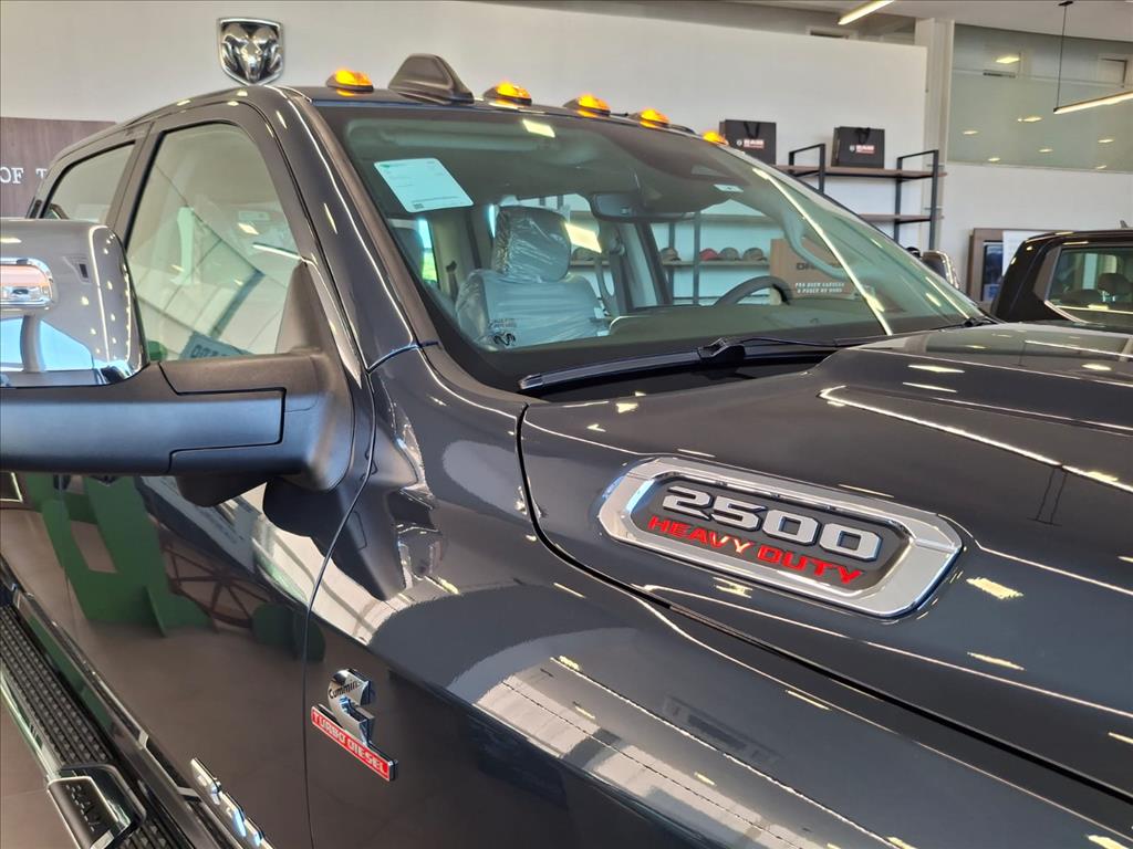 2500 6.7 I6 TURBO DIESEL LARAMIE CD 4X4 AUTOMÁTICO3