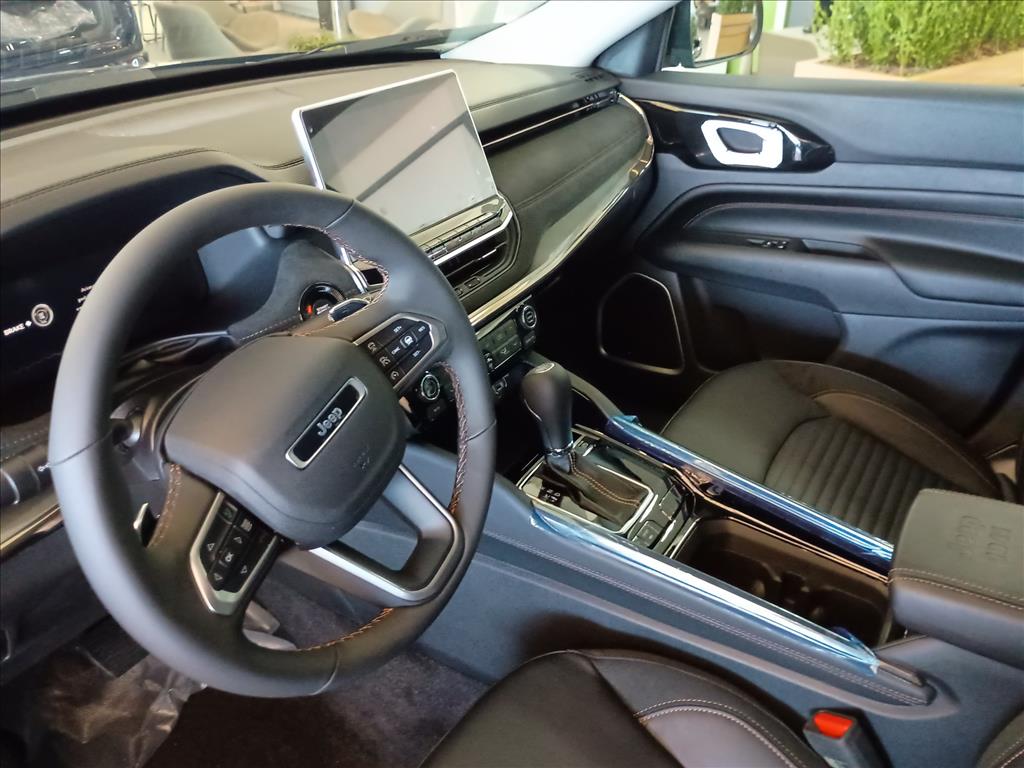COMMANDER 1.3 T270 TURBO FLEX LIMITED AT6
