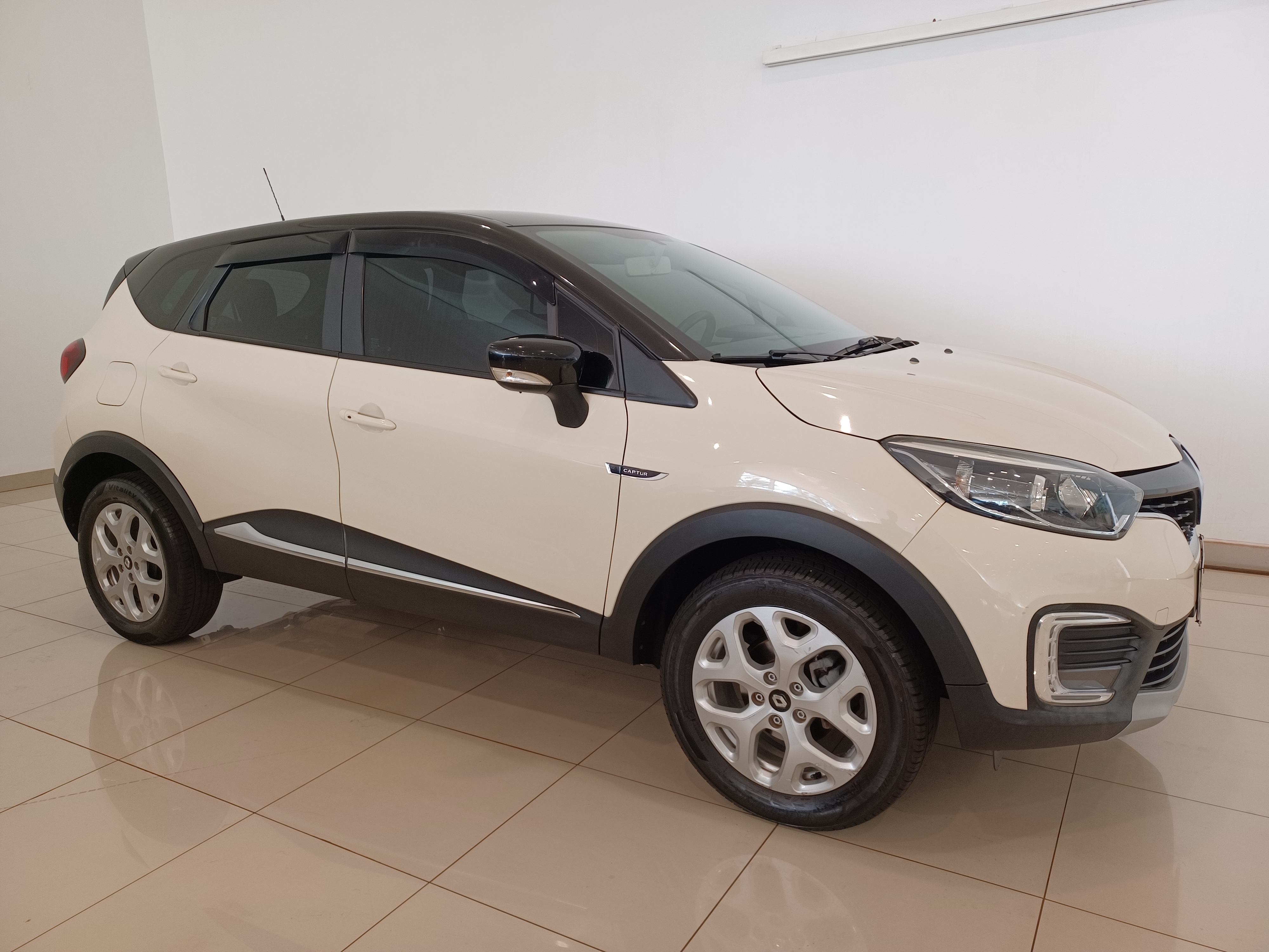 Renault-CAPTUR-1.6 16V SCE FLEX ZEN X-TRONIC