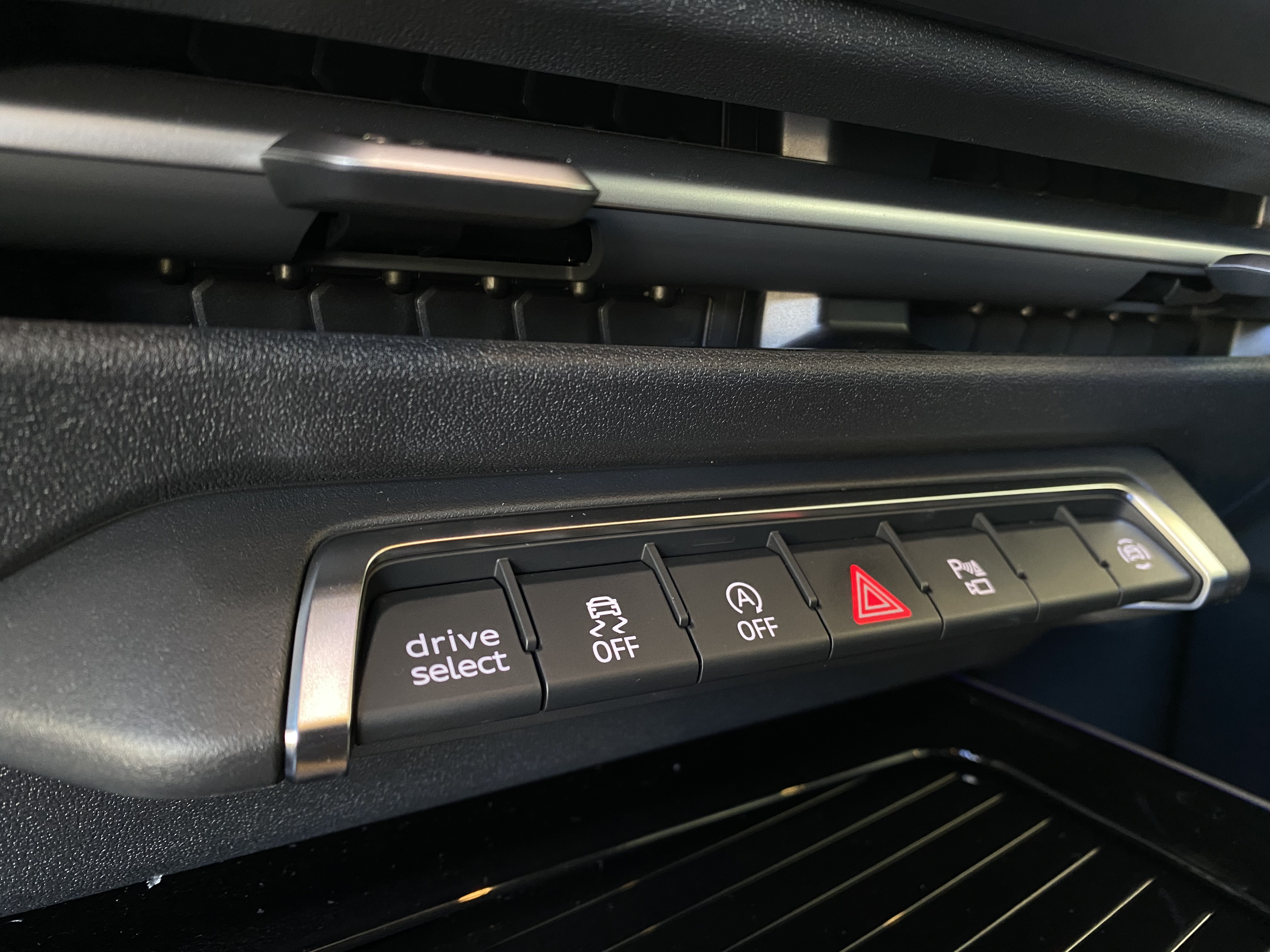 Q3 2.0 TFSI GASOLINA LAUNCH EDITION QUATTRO S TRONIC9