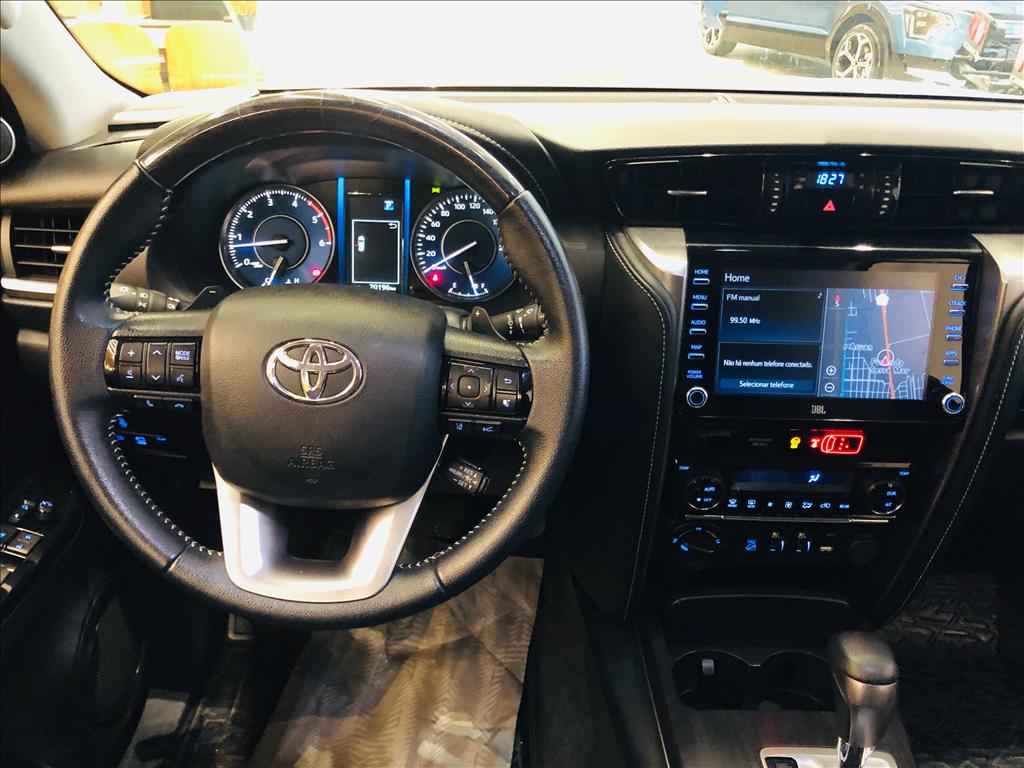 HILUX SW4 2.8 D-4D TURBO DIESEL SRX 4X4 AUTOMÁTICO12