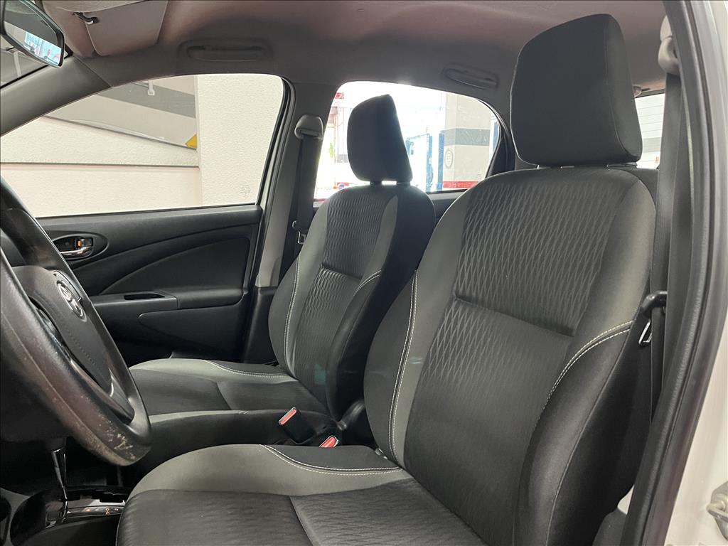 ETIOS 1.5 X PLUS 16V FLEX 4P AUTOMÁTICO9