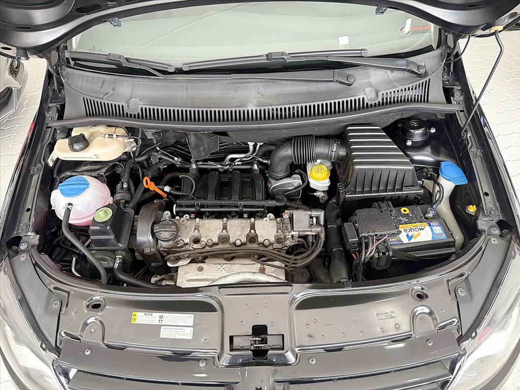 Volkswagen Fox - 1.6 MI 8V FLEX 4P MANUAL