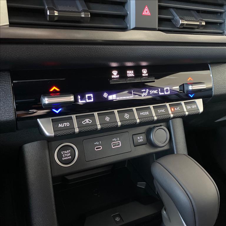 Mitsubishi-TRITON-2.4 BITURBO DIESEL CD KATANA 4X4 AUTOMÁTICO