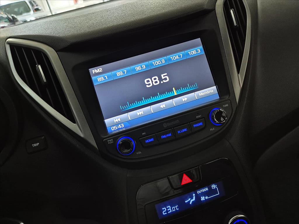 Hyundai-HB20S-1.6 PREMIUM 16V FLEX 4P AUTOMÁTICO