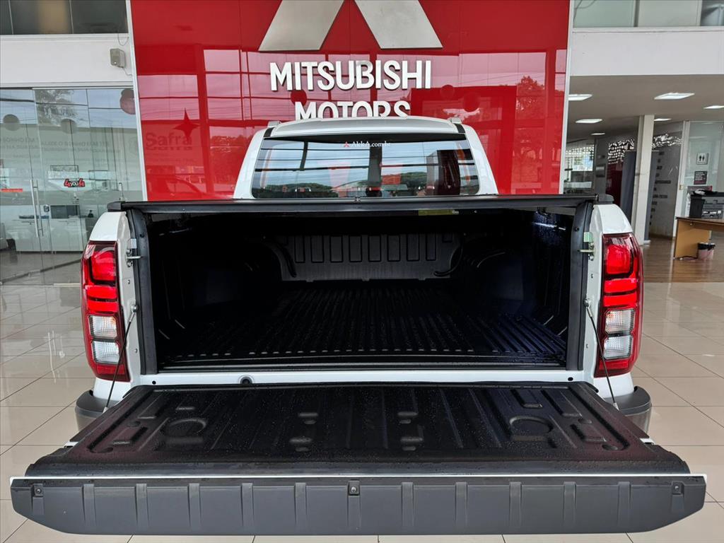 Mitsubishi-TRITON-2.4 BITURBO DIESEL CD TERRA 4X4 AUTOMÁTICO