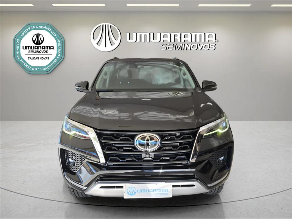 HILUX SW4 2.8 D-4D TURBO DIESEL SRX 7L 4X4 AUTOMÁTICO